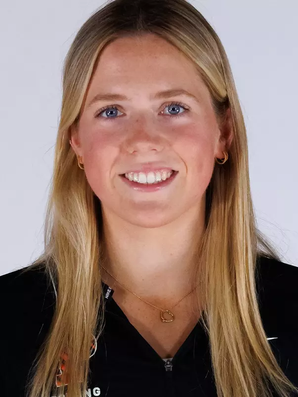 Amelie McComb Headshot