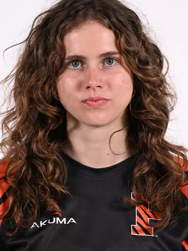 Josie Frazer Headshot