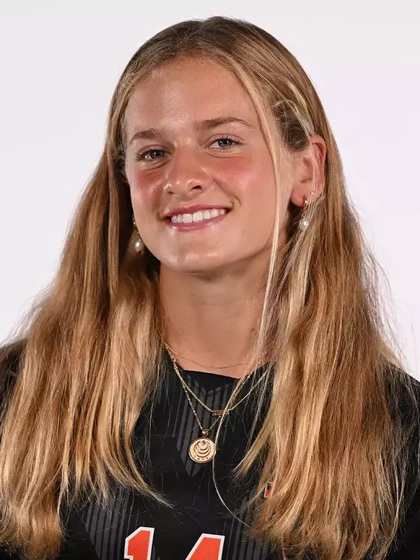 Nina Cantor headshot