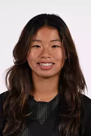Anna Chau headshot