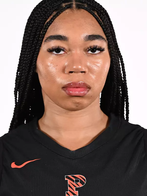 Ava Harrington Headshot