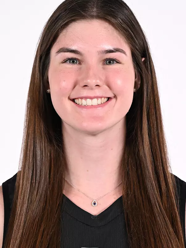 Erin McNair Headshot