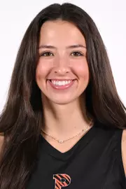 Lia Skufca Headshot