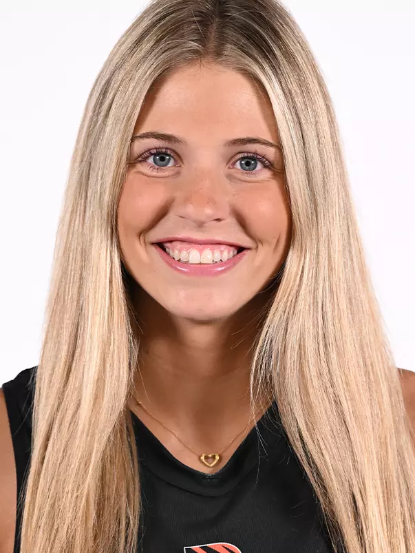 Sylvia Bunde Headshot