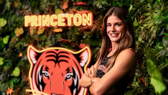 Alex Kelly Ivy Athlete of the Week