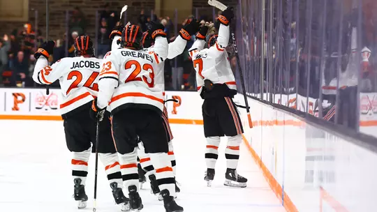 Men's Hockey Celebration vs Harvard