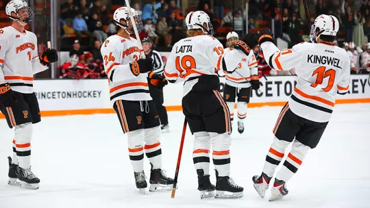 Men's Hockey Celebration vs Maryville