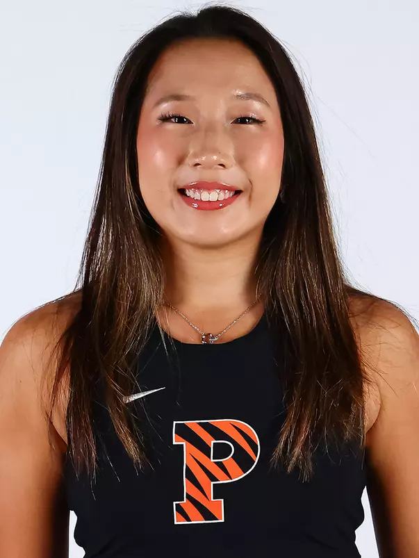 Hermione Cao headshot
