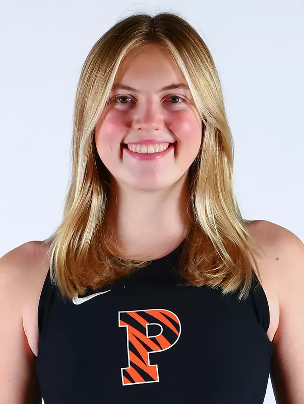 Caroline Eielson headshot