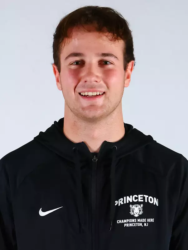Alec Brooke headshot