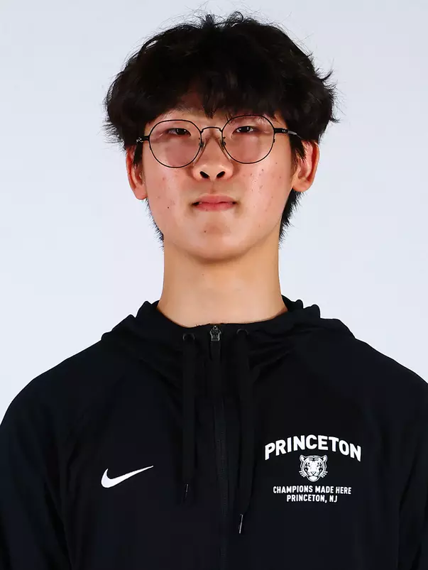 Alexander Kim headshot