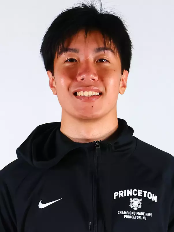Alexander Liu headshot