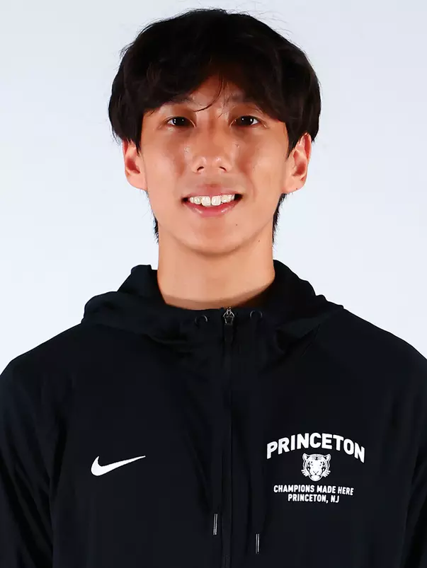 Leo Feng headshot