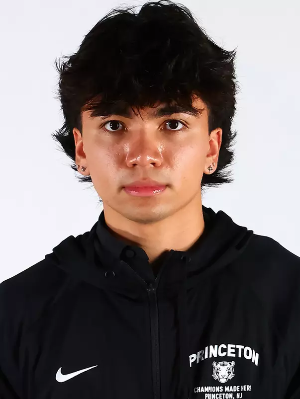 Jayden Hooshi headshot