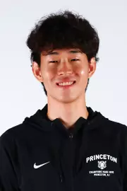 Jacob Lee headshot