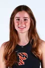 Lily Bourell headshot