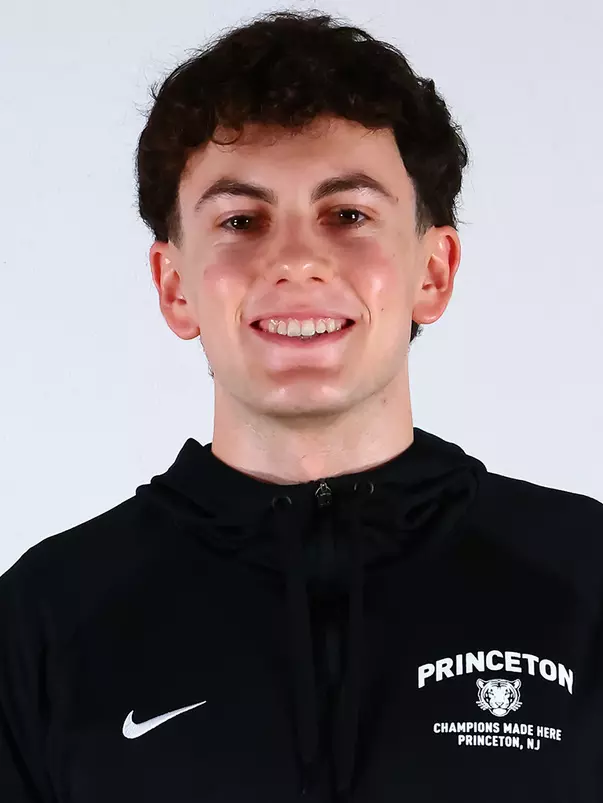 Lucas Peterson headshot