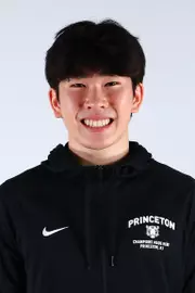 Silas Choi headshot