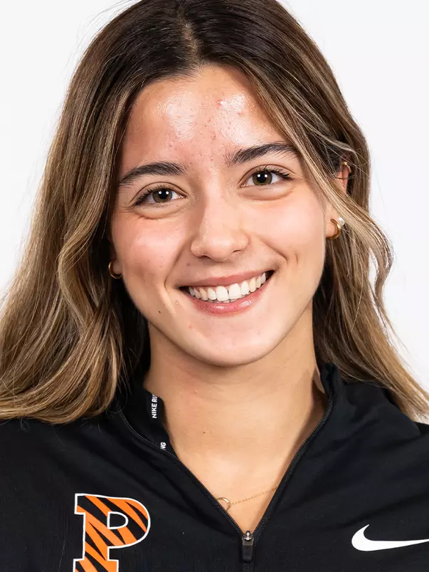 Aitana Camponovo Headshot