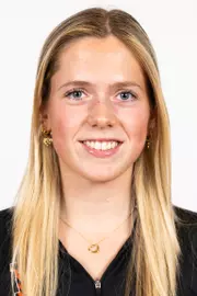 Amelie McComb Headshot