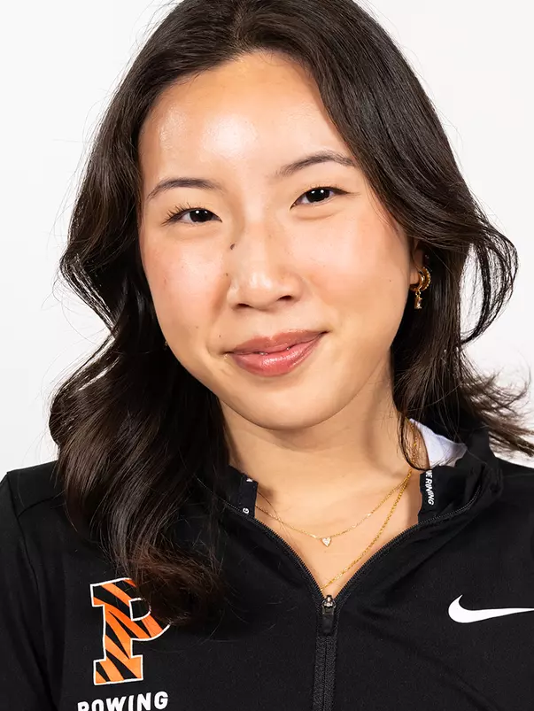 Dorothy Yao Headshot