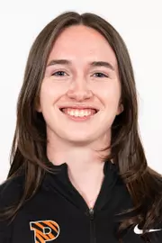 Kelly Clarke Headshot