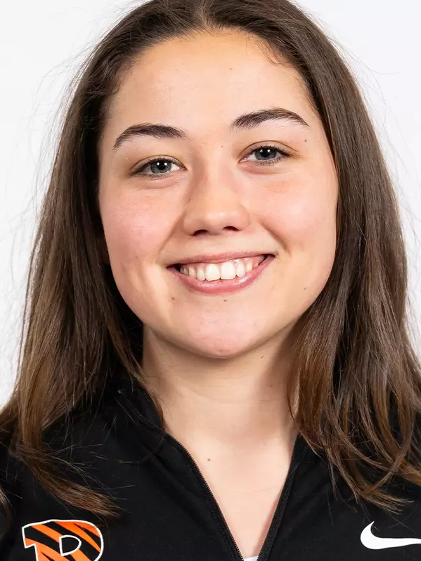 Maile Organek Headshot