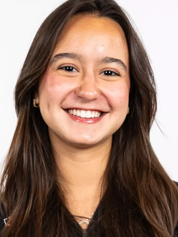 Rafaela Dias Headshot