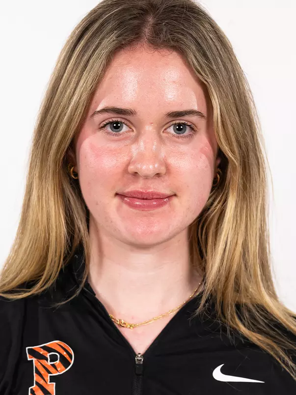 Sienna Knight Headshot