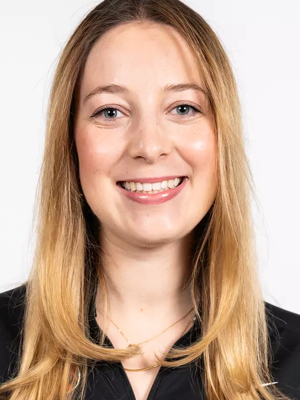 Charlotte Cox Headshot