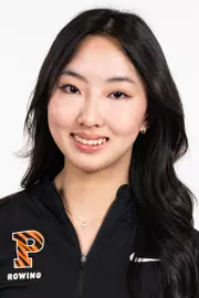 Chloe Li Headshot