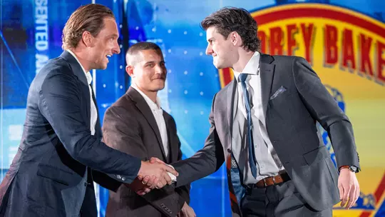 Kevin Anderson Receives Derek Hines Unsung Hero Award