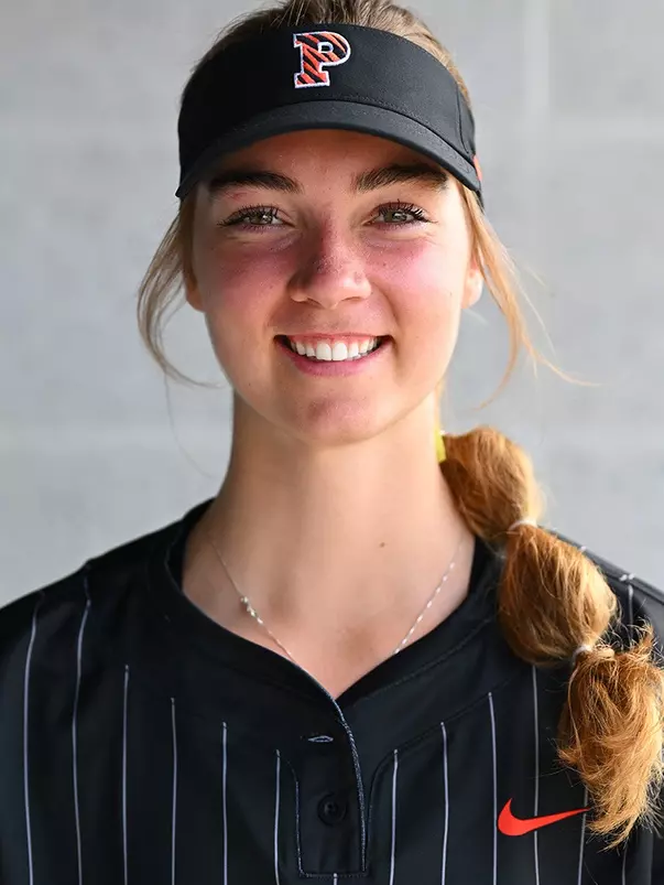 Sarah Lessig softball headshot
