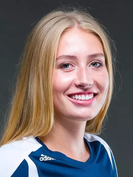 Claire Knust head shot