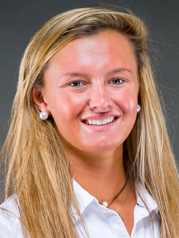 Tori_DeAngelis_Headshot