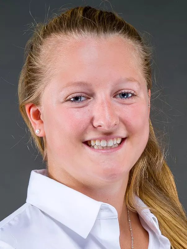 Danielle_Marmer_Headshot