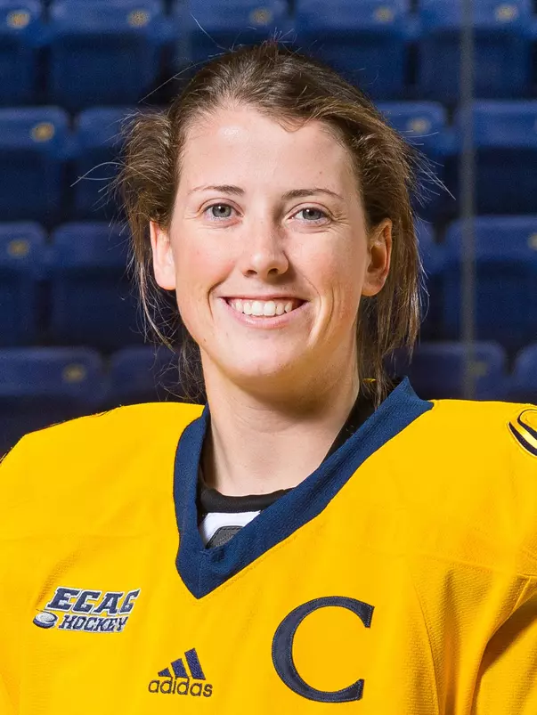 Alicia Barry Headshot