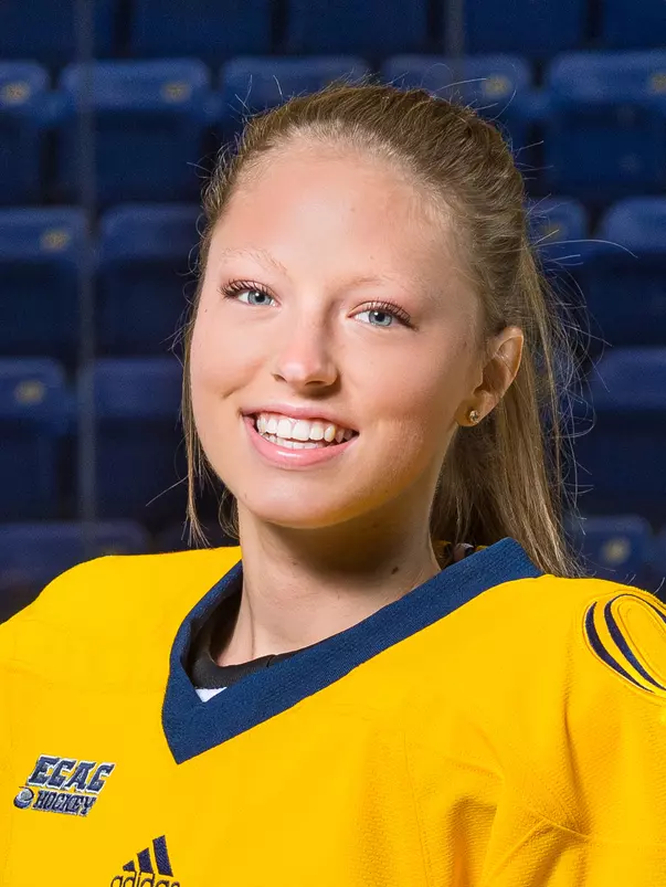 Olivia Konigson Headshot