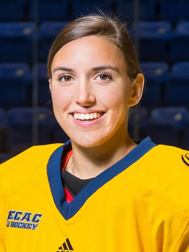 Laura Lundblad Headshot