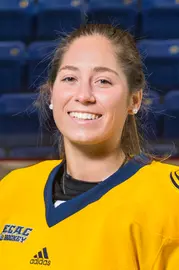 Raquel Pennoyer Headshot