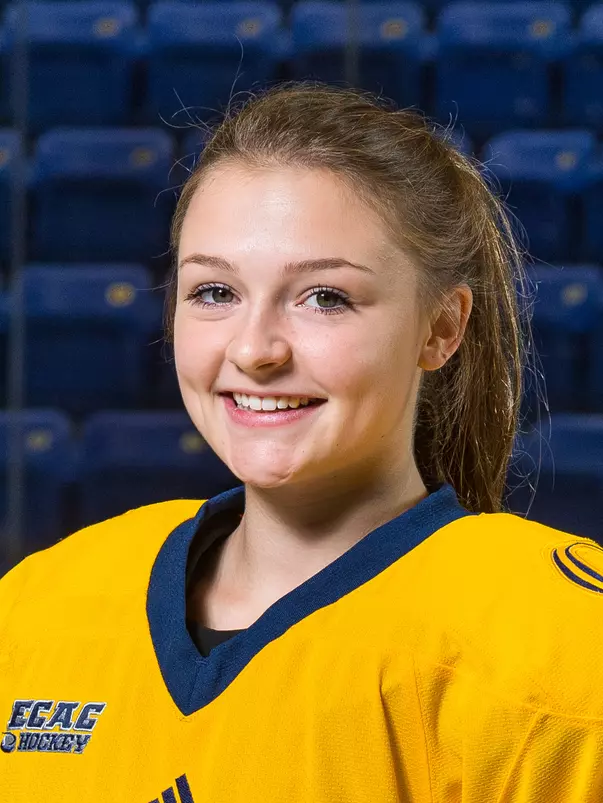 Renee Saltness Headshot