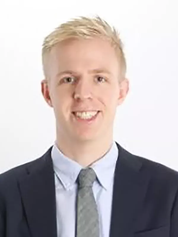 Tobias Esche Head Shot