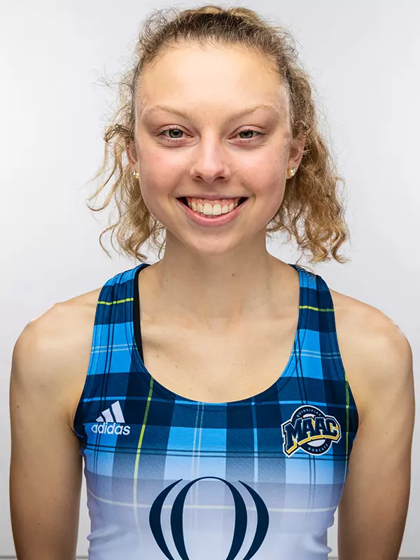 Emily Young 2021 Headshot