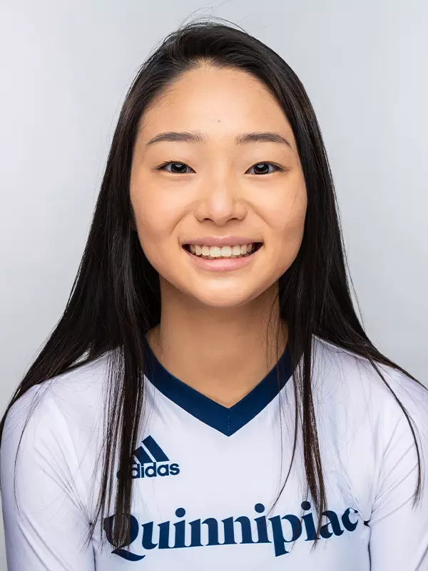 Mia Sandillo Headshot 2021