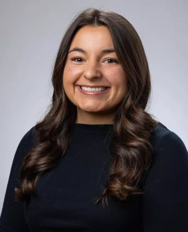 Hillary Smith Headshot (10/31/22)