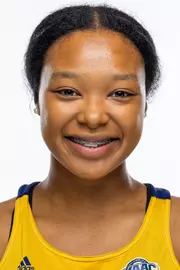 Jada Dennis headshot