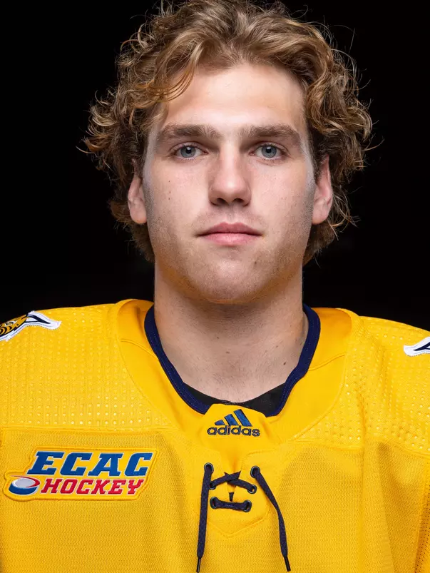 Heinke Headshot 2022