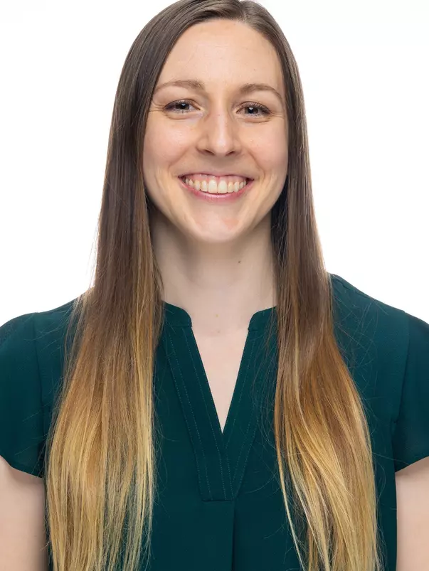 Analise Barker Headshot