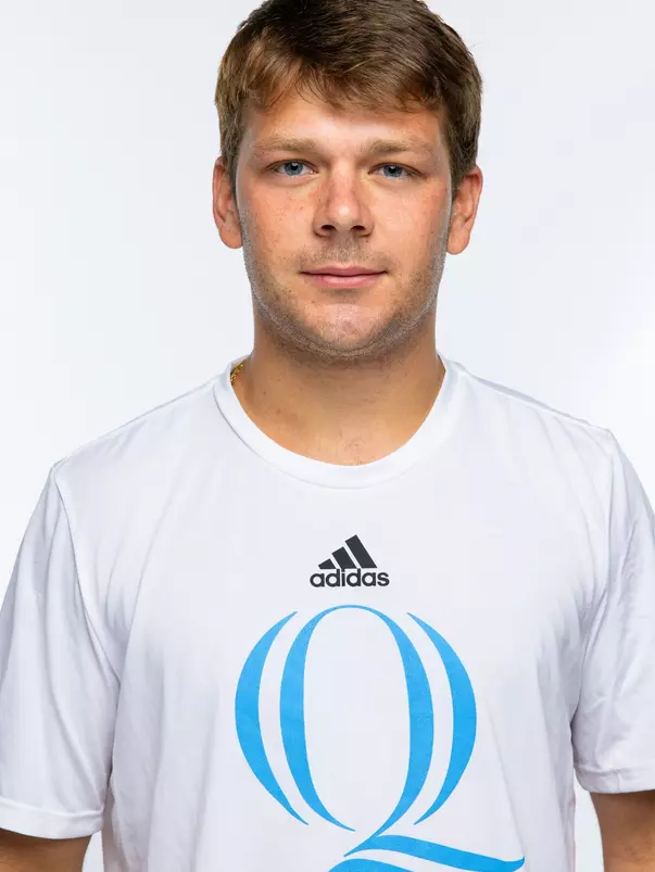 Laskin Headshot 2023