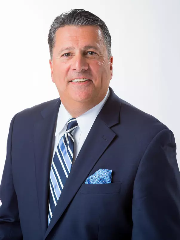 Tom Pecora Headshot (Updated Crop)